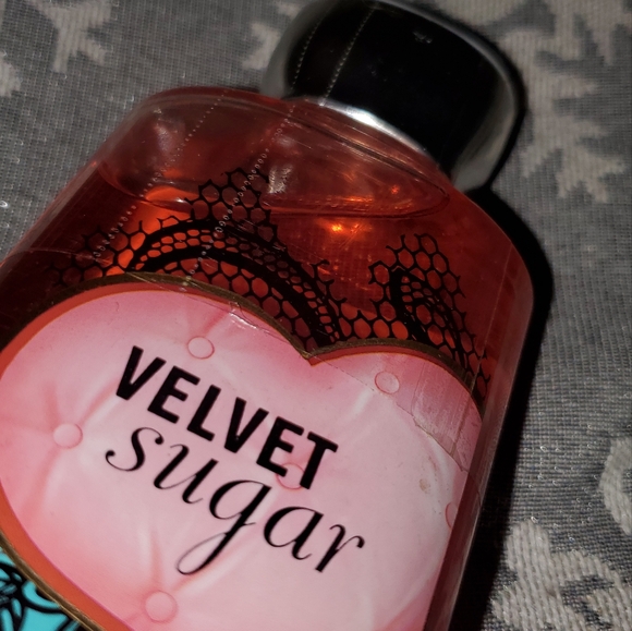 Velvet Sugar (sealed) Shower Gel - Picture 3 of 3